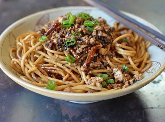 Dandan noodles (担担面) (Image credit by Andrea Nguyen)