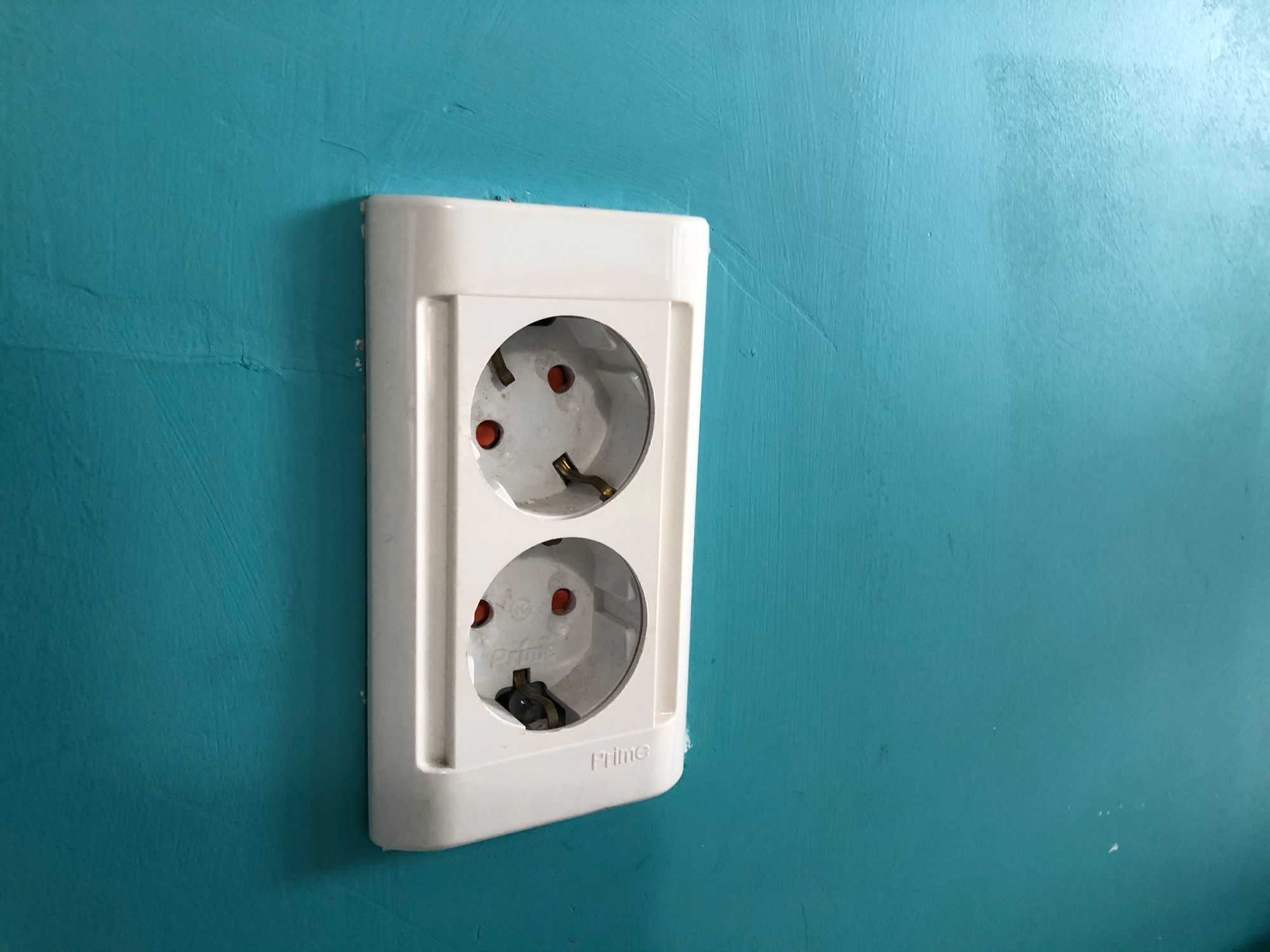 Korean Electric Socket (Image by author)