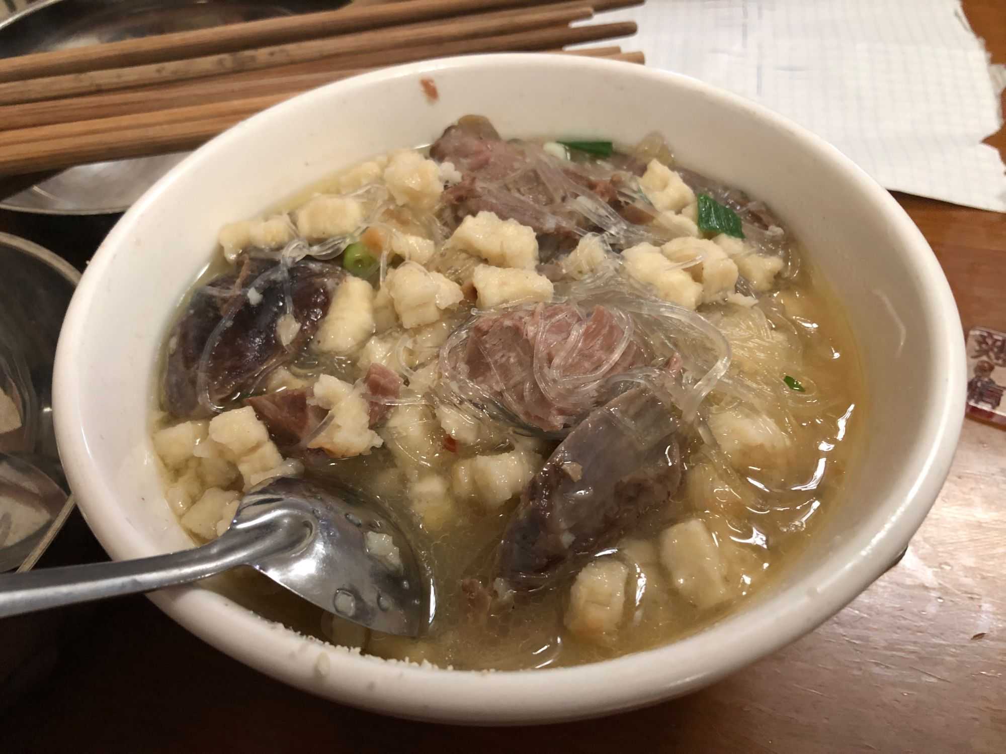 Yangrou pàomó (羊肉泡馍) (Image by author)